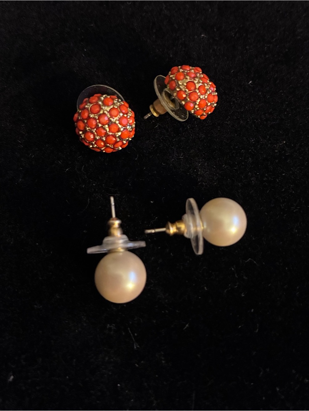 Lot of 2 Stud Earrings - Pearl and Coral Beads - Fashion Jewelry
